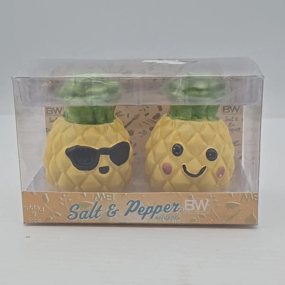 Pineapple Salt and Pepper Shaker Set